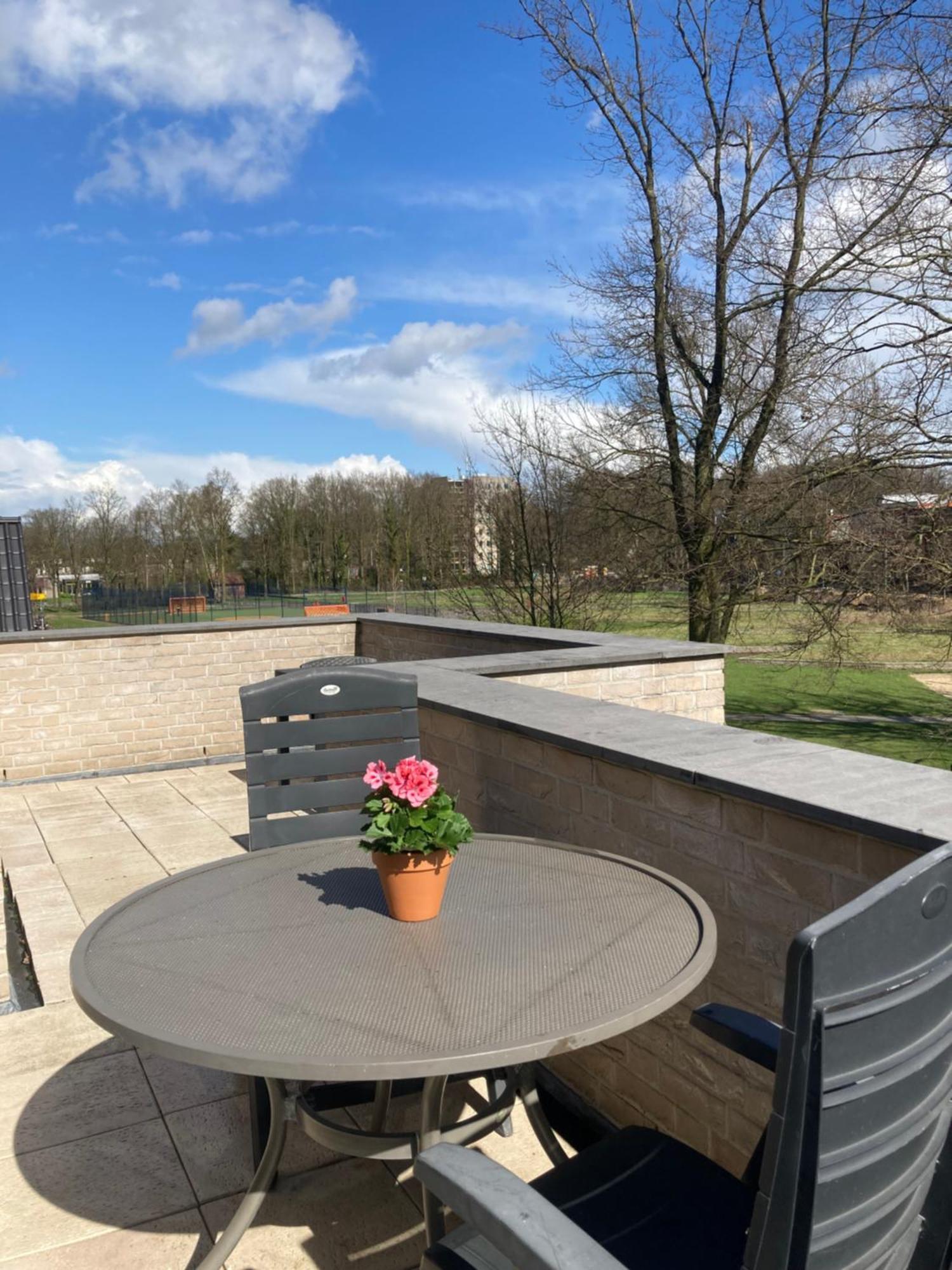 City Zen Apartment Enschede !Free Private Parking Экстерьер фото